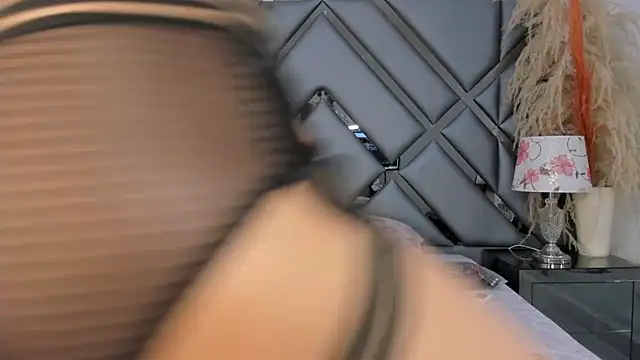 Milan LewisS online show from November 2025 11:48:01 AM