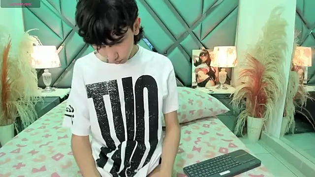 Milan LewisS online show from April 2026 12:39:01 PM