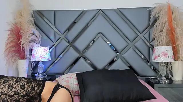 Milan LewisS online show from November 2025 12:09:02 PM