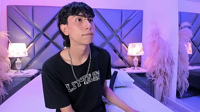 Milan LewisS online show from February 2026 11:22:01 AM