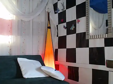 kendraof online show from September 2025 05:20:01 PM