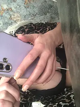 Snapshot of AlevNaz chatting on March 2026 10:19:01 AM AlevNaz online show from March 2026 10:19:01 AM