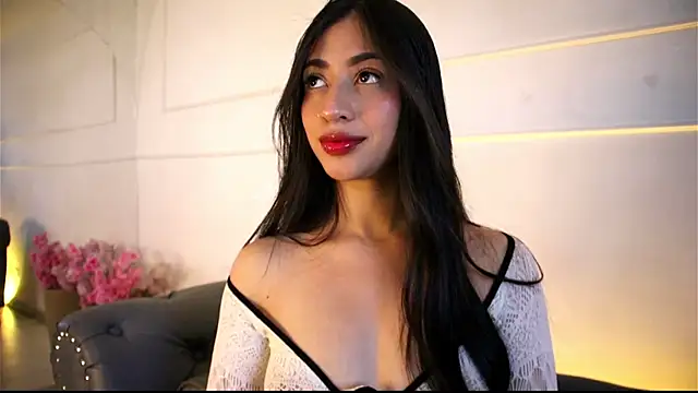 charlotterusso online show from June 2026 01:08:02 PM