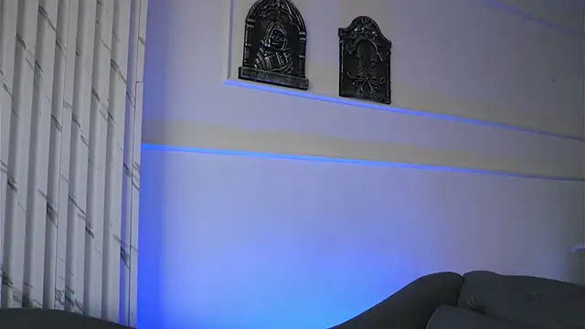 charlotterusso online show from October 2025 02:27:02 PM