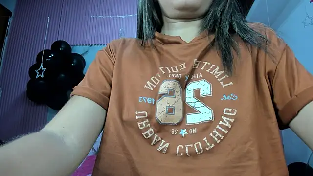 Mindy 19 online show from May 2026 11:09:01 PM