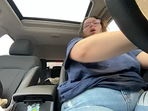 Snapshot of GirlSquirt chatting on December 2025 04:31:01 PM GirlSquirt online show from December 2025 04:31:01 PM