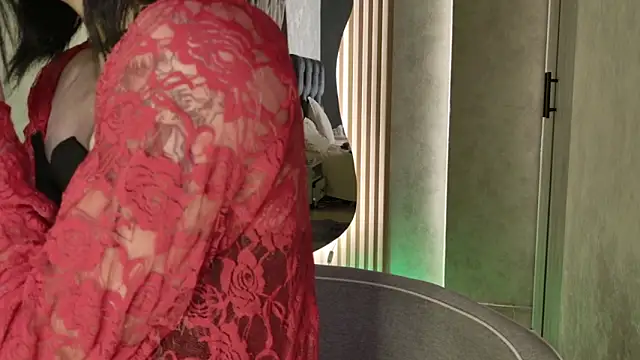 Taurito    online show from December 2025 10:45:02 PM