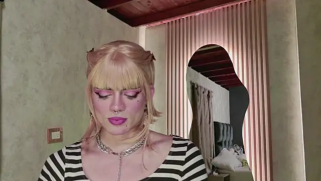 Taurito    online show from December 2025 12:11:01 AM