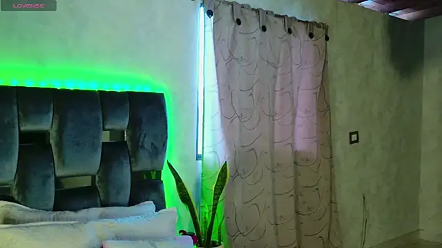 Taurito    online show from October 2025 01:01:02 PM