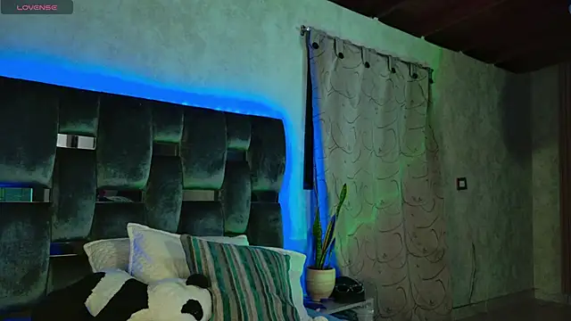 Taurito    online show from November 2025 05:22:02 AM