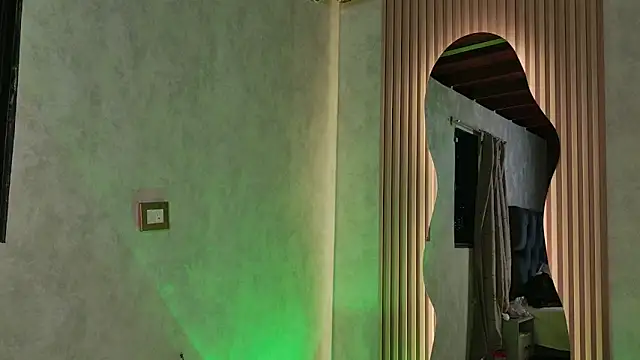 Taurito    online show from December 2025 12:16:02 AM