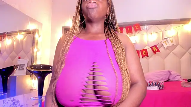 Scarletbigbug online show from February 2026 11:53:01 AM