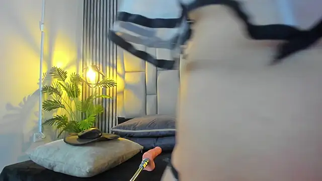 bryonycutee online show from November 2025 01:44:02 PM