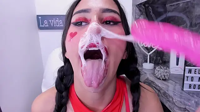 miss   taylor online show from October 2025 06:11:01 PM