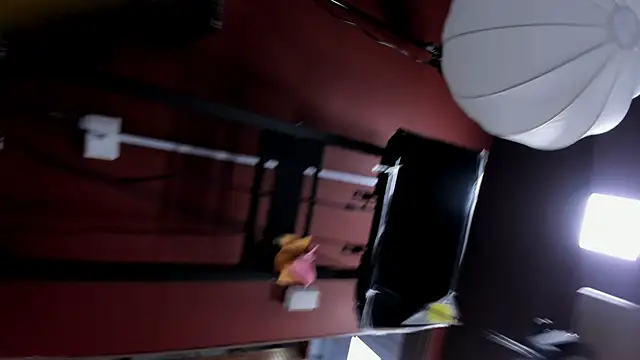 miss   taylor online show from November 2025 06:03:01 PM