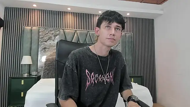 Snapshot of Michael_blue chatting on October 2025 08:17:02 PM Michael blue online show from October 2025 08:17:02 PM