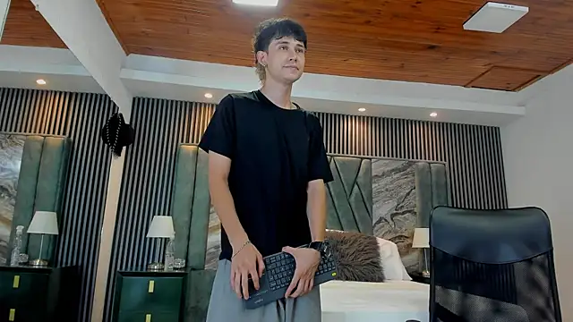 Snapshot of Michael_blue chatting on October 2025 07:45:02 PM Michael blue online show from October 2025 07:45:02 PM