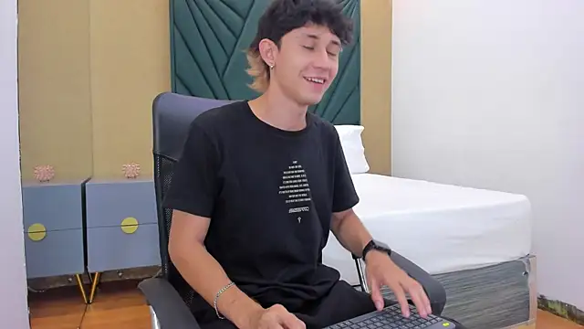 Michael blue online show from December 2025 12:16:01 PM