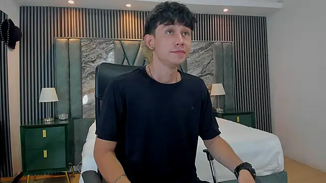 Snapshot of Michael_blue chatting on October 2025 02:38:02 PM Michael blue online show from October 2025 02:38:02 PM