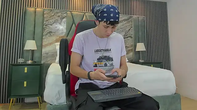 Michael blue online show from September 2025 09:26:01 PM