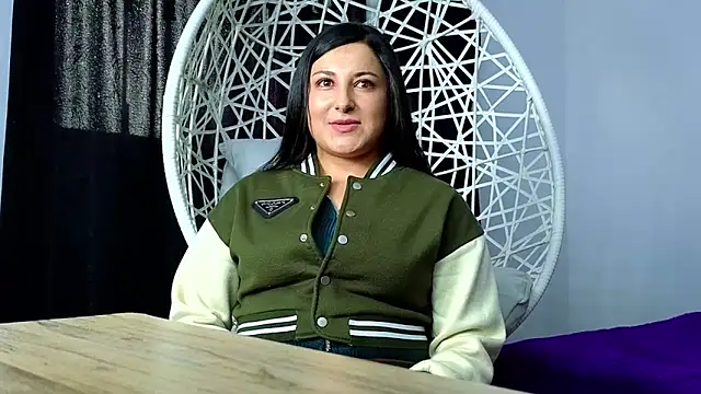 cuteeimy online show from November 2025 06:56:02 PM