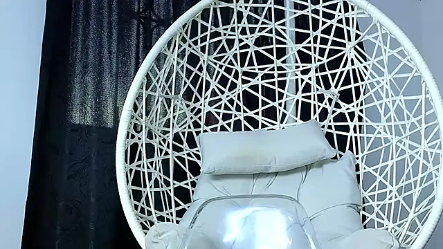 cuteeimy online show from November 2025 06:56:01 PM