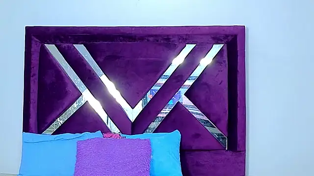 cuteeimy online show from November 2025 06:30:02 PM