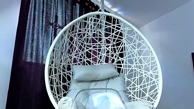 cuteeimy online show from November 2025 06:47:02 PM