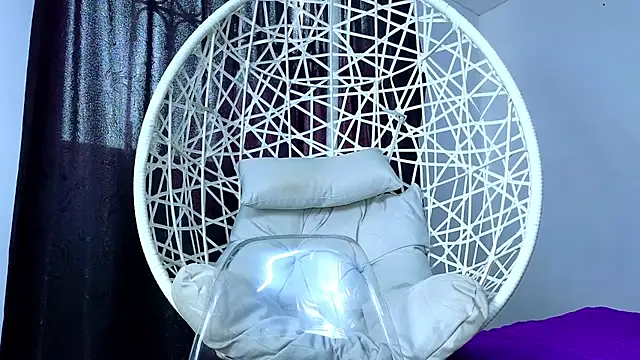 cuteeimy online show from December 2025 06:56:01 PM