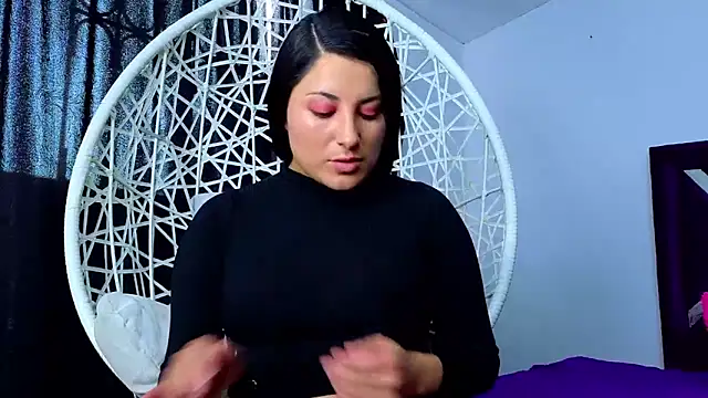 cuteeimy online show from December 2025 06:57:01 PM