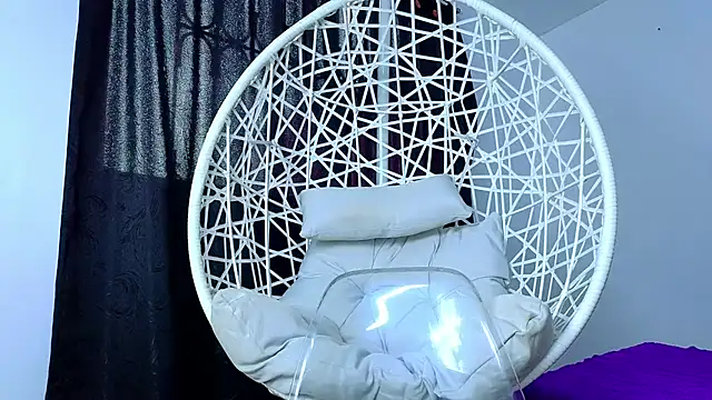 cuteeimy online show from December 2025 06:41:01 PM