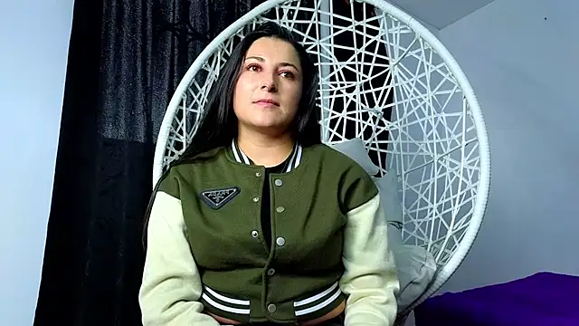 cuteeimy online show from November 2025 04:00:01 PM