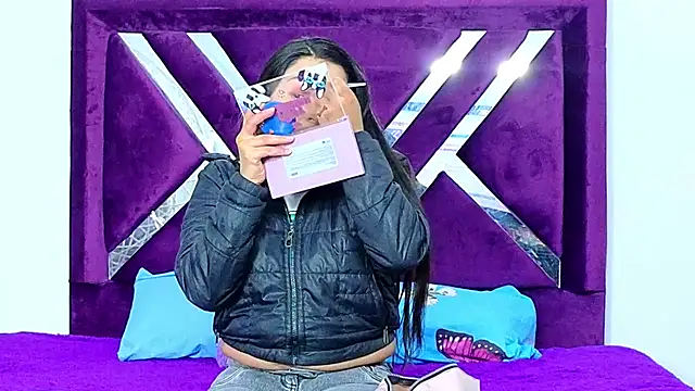 cuteeimy online show from November 2025 01:54:02 PM