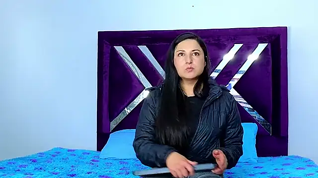 cuteeimy online show from October 2025 04:59:02 PM