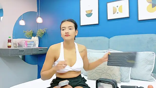 lixie peyton online show from December 2025 01:10:02 PM