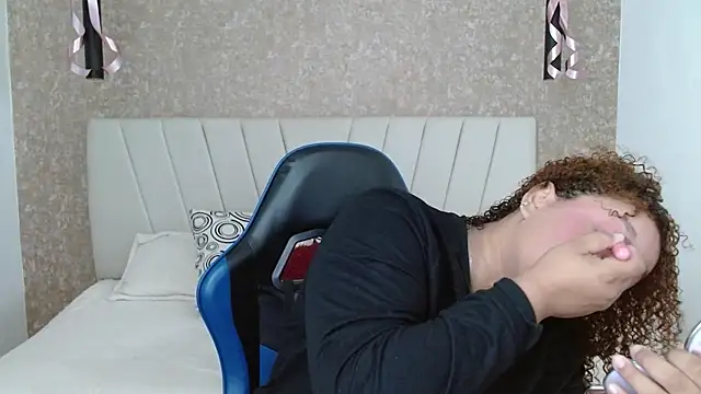 Yera carey online show from November 2025 12:28:02 PM