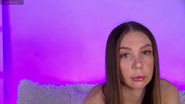 AlysonHuxley  online show from November 2025 04:44:02 PM