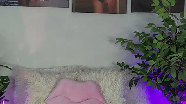 AlysonHuxley  online show from April 2026 06:36:01 PM