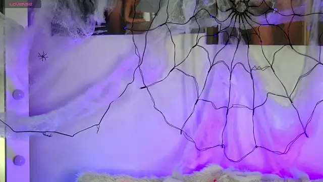 AlysonHuxley  online show from October 2025 04:58:02 PM