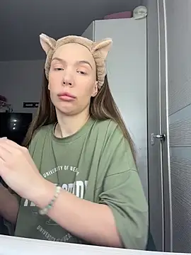 AlysonHuxley  online show from February 2026 02:02:01 AM