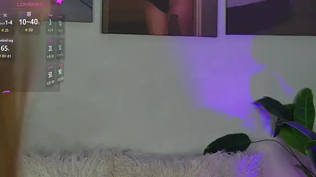 AlysonHuxley  online show from April 2026 06:56:02 PM