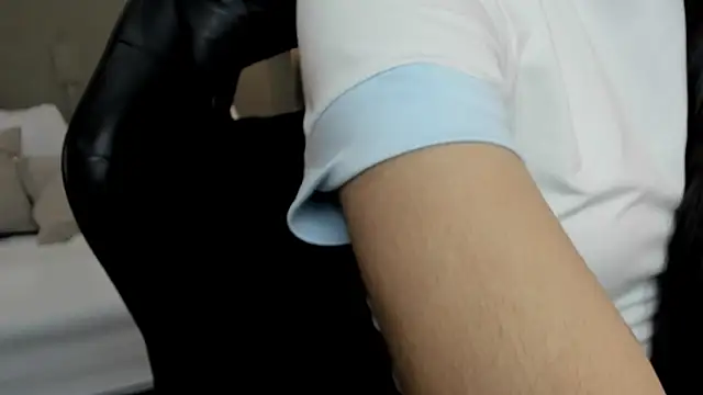 Snapshot of carlina_15 chatting on October 2025 12:15:01 PM carlina 15 online show from October 2025 12:15:01 PM