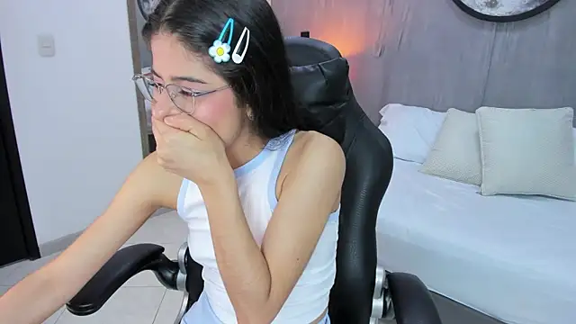 carlina 15 online show from April 2026 07:25:02 PM