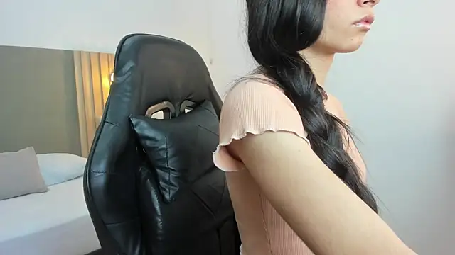 Snapshot of carlina_15 chatting on November 2025 12:20:01 PM carlina 15 online show from November 2025 12:20:01 PM