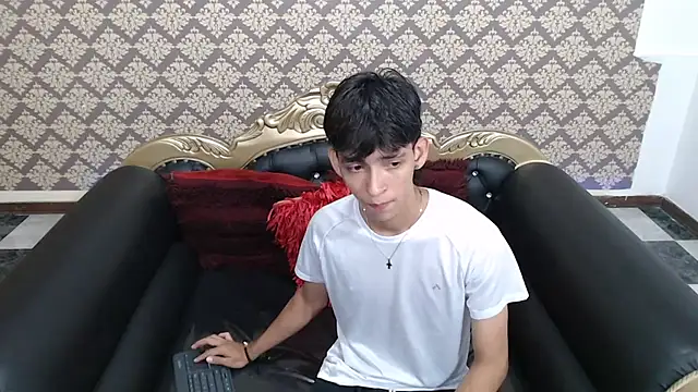 Sebas cat online show from September 2025 07:58:02 PM