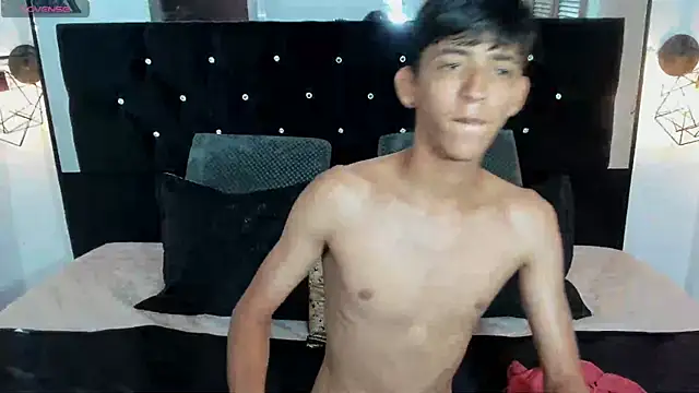 Sebas cat online show from October 2025 12:11:01 AM