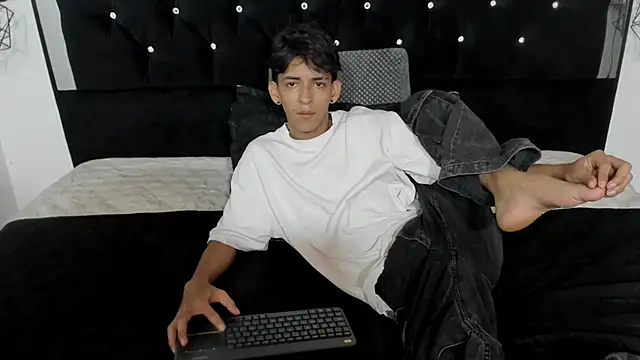 Sebas cat online show from February 2026 03:38:02 AM