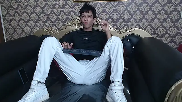 Sebas cat online show from September 2025 08:59:02 PM