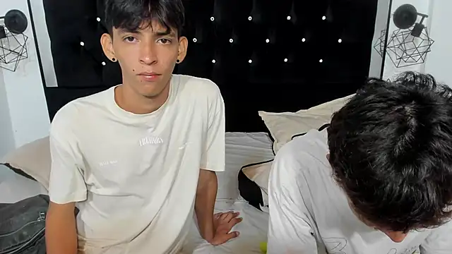 Sebas cat online show from November 2025 10:46:01 PM