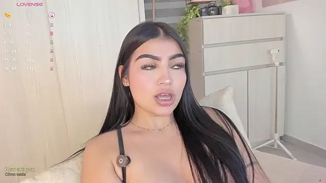 EmmyKenner online show from October 2025 06:13:01 AM